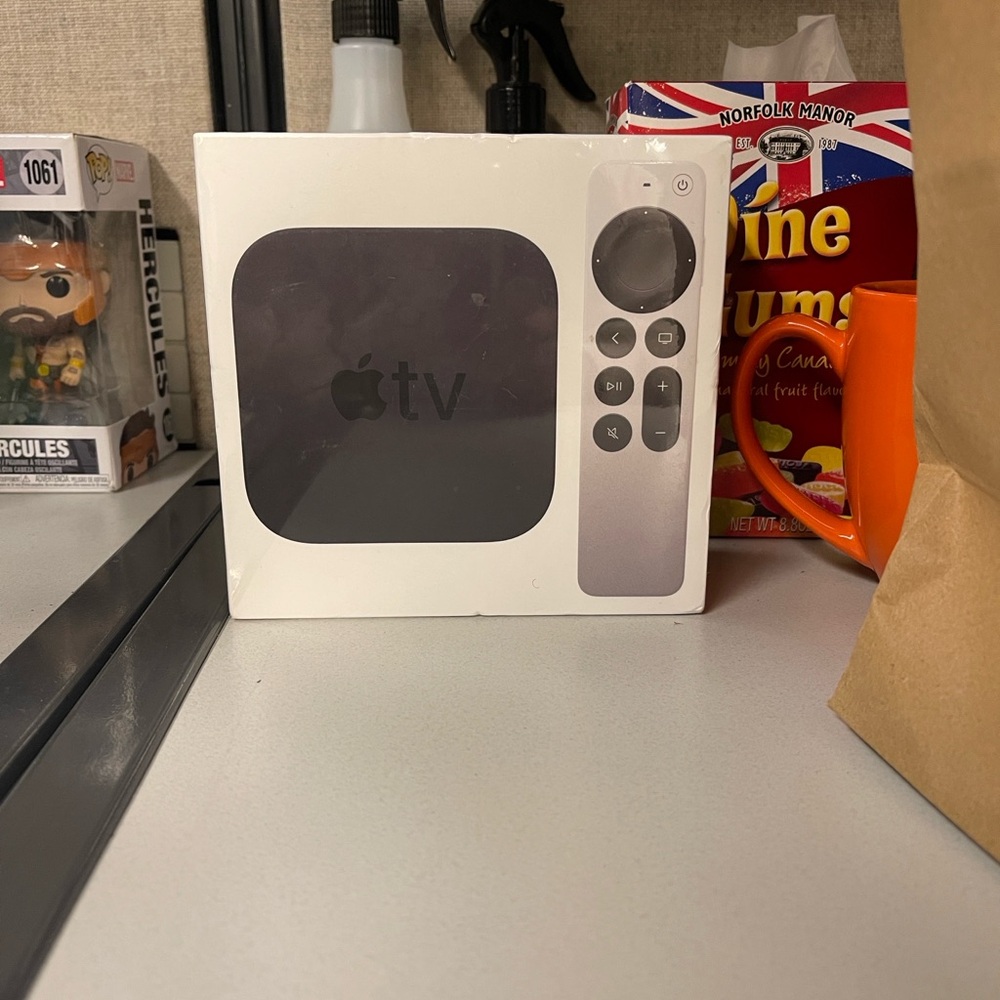 Brand New Apple TV HD 32gb HDR with Remote - Black and Silver